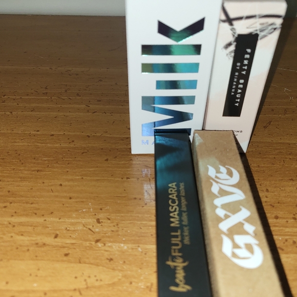 Brand New Lot of Makeup, Skincare, & Hair Care - Picture 3 of 5